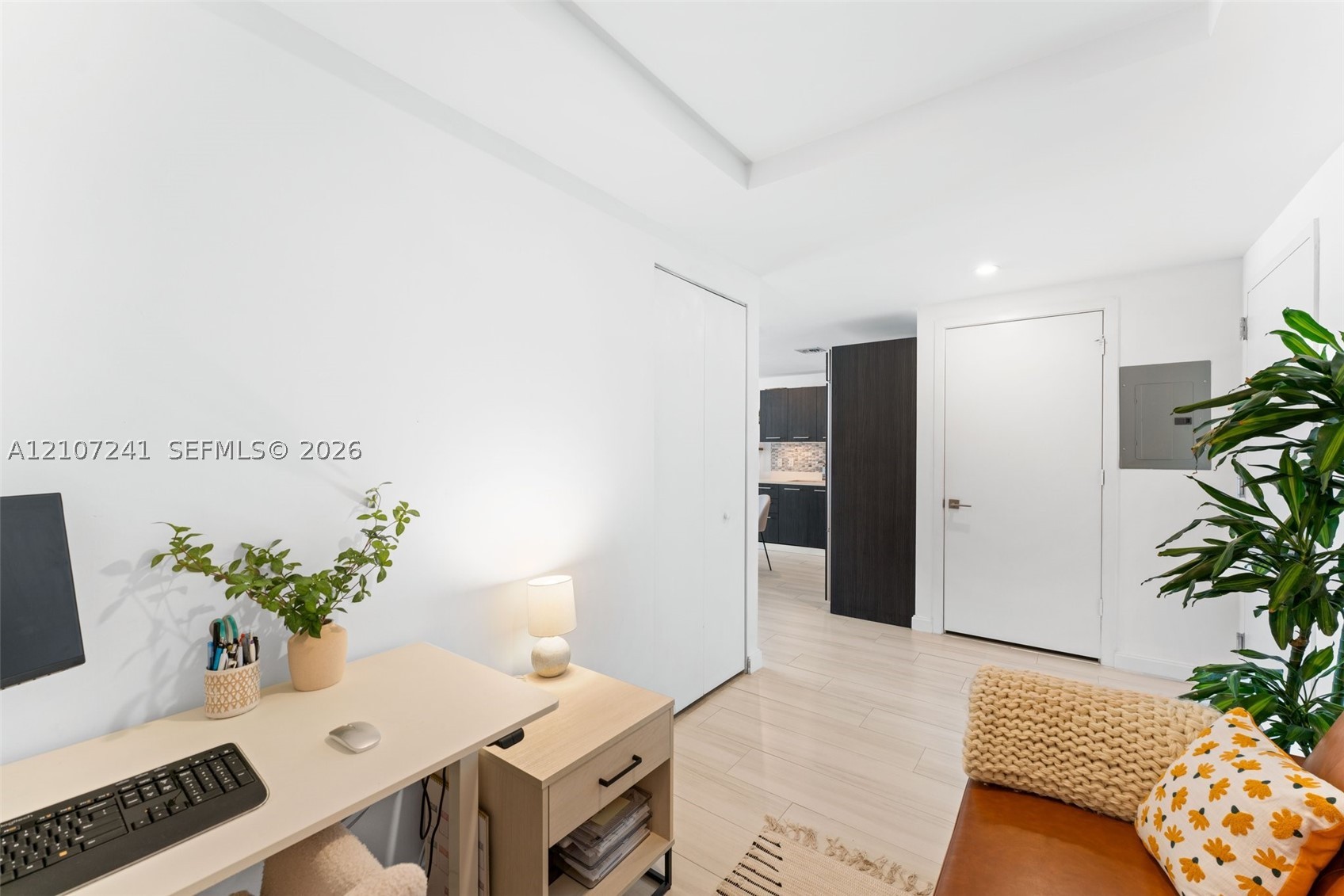 45 SW 9th St #4002 Miami, FL 33130