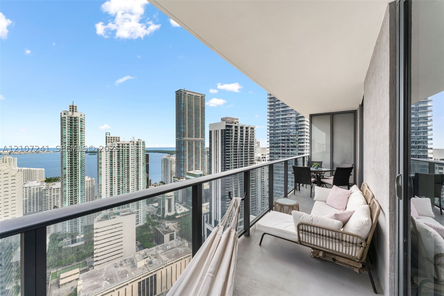 45 SW 9th St #4002 Miami, FL 33130