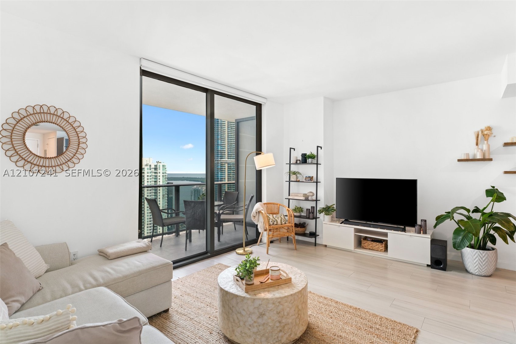 45 SW 9th St #4002 Miami, FL 33130