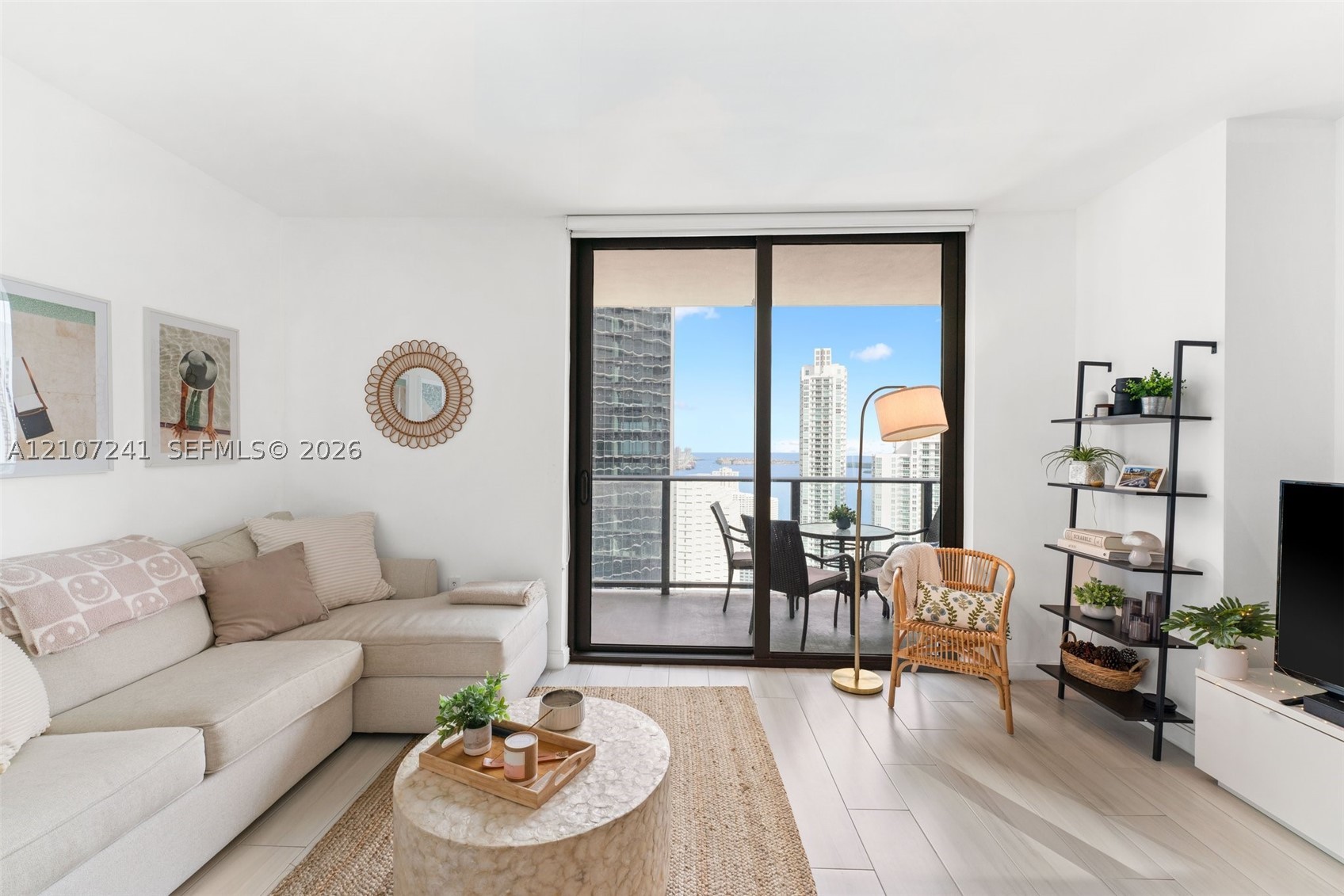 45 SW 9th St #4002 Miami, FL 33130
