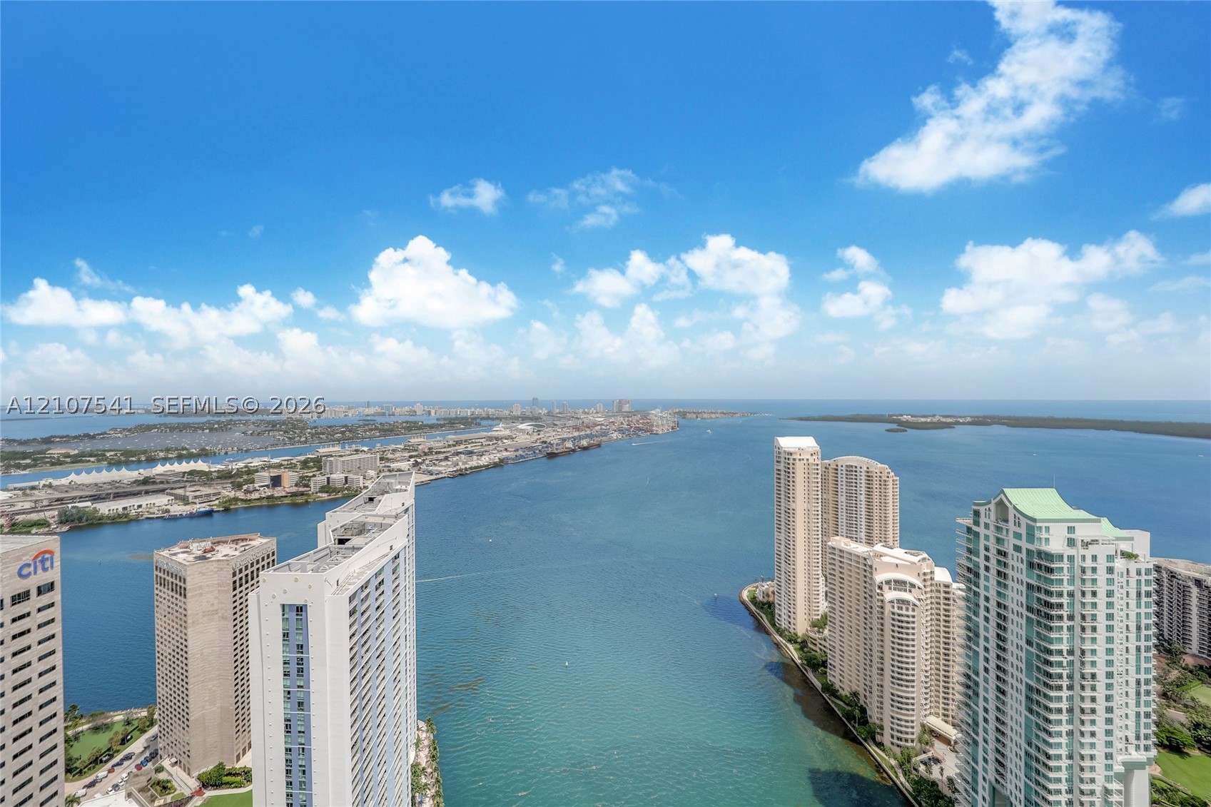 image Aston Martin Residences25