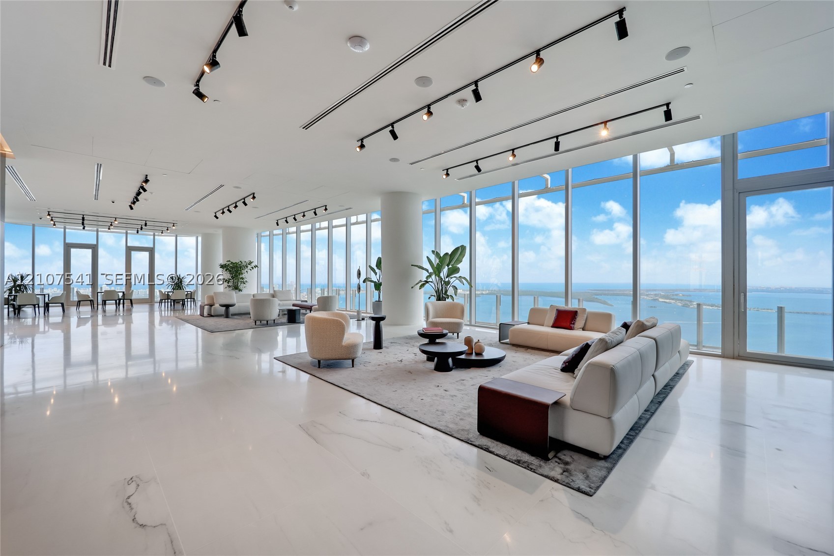 image Aston Martin Residences28