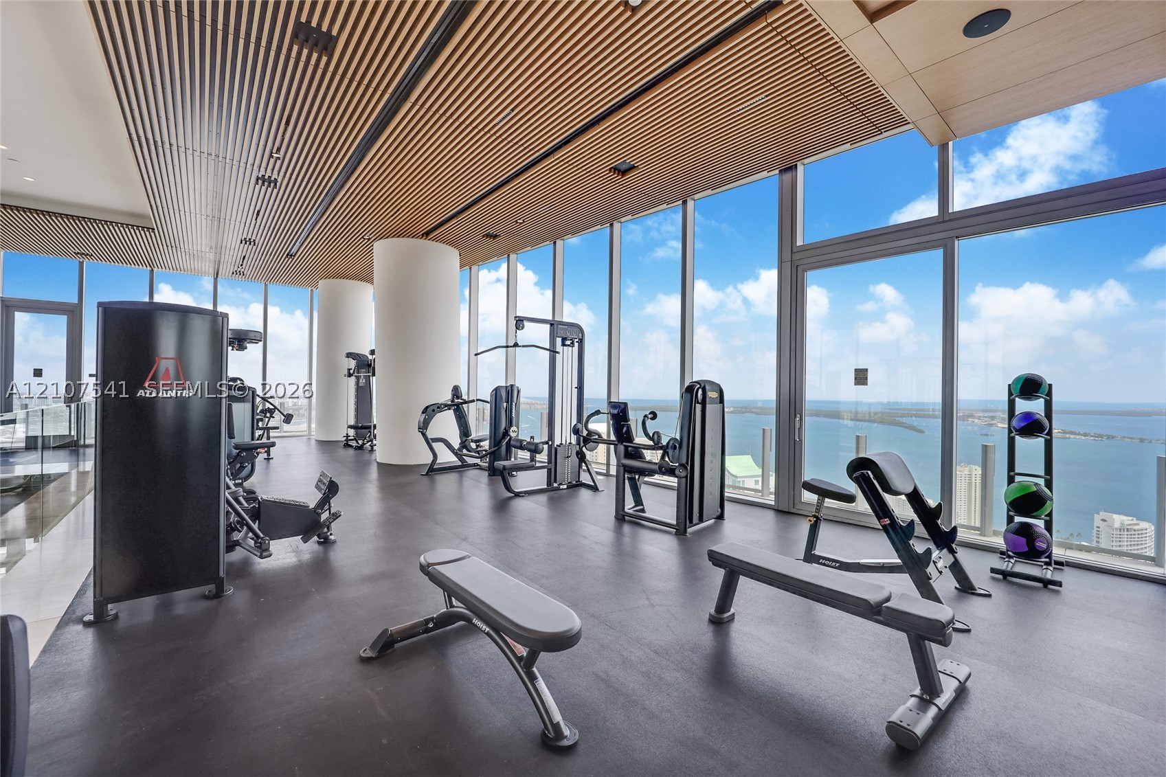 image Aston Martin Residences32