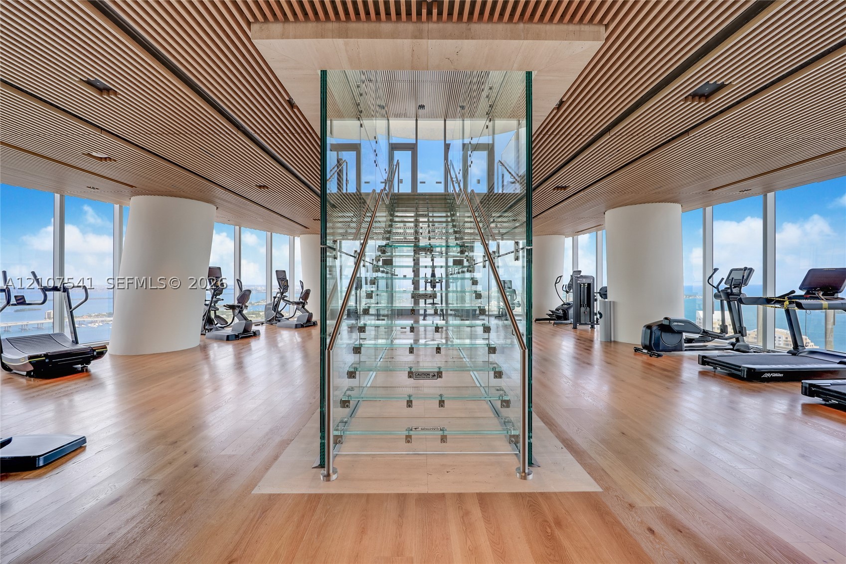 image Aston Martin Residences33