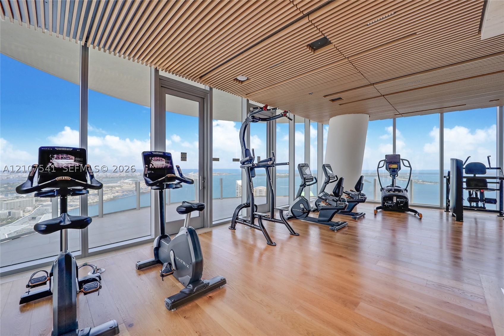 image Aston Martin Residences34