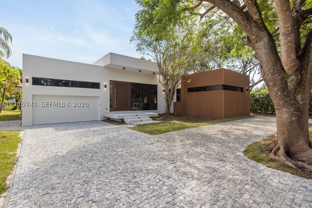 9445 SW 73rd Ave Pinecrest, FL 33156