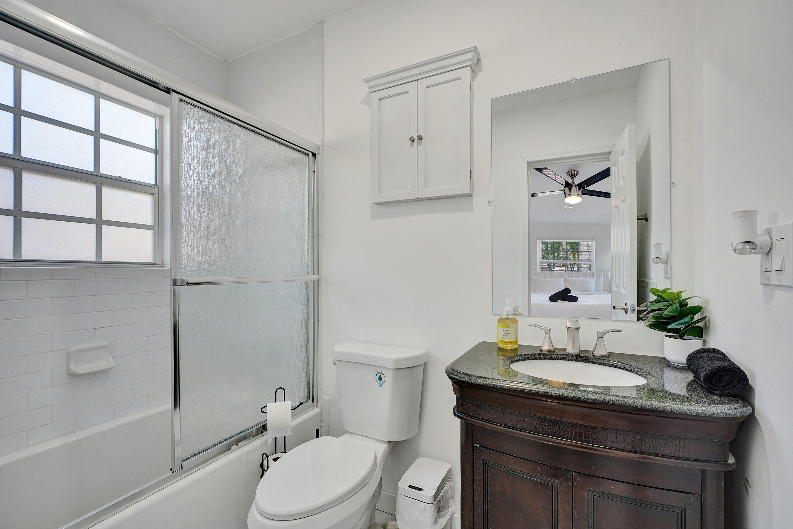 130 NE 49th Miami, FL 33137