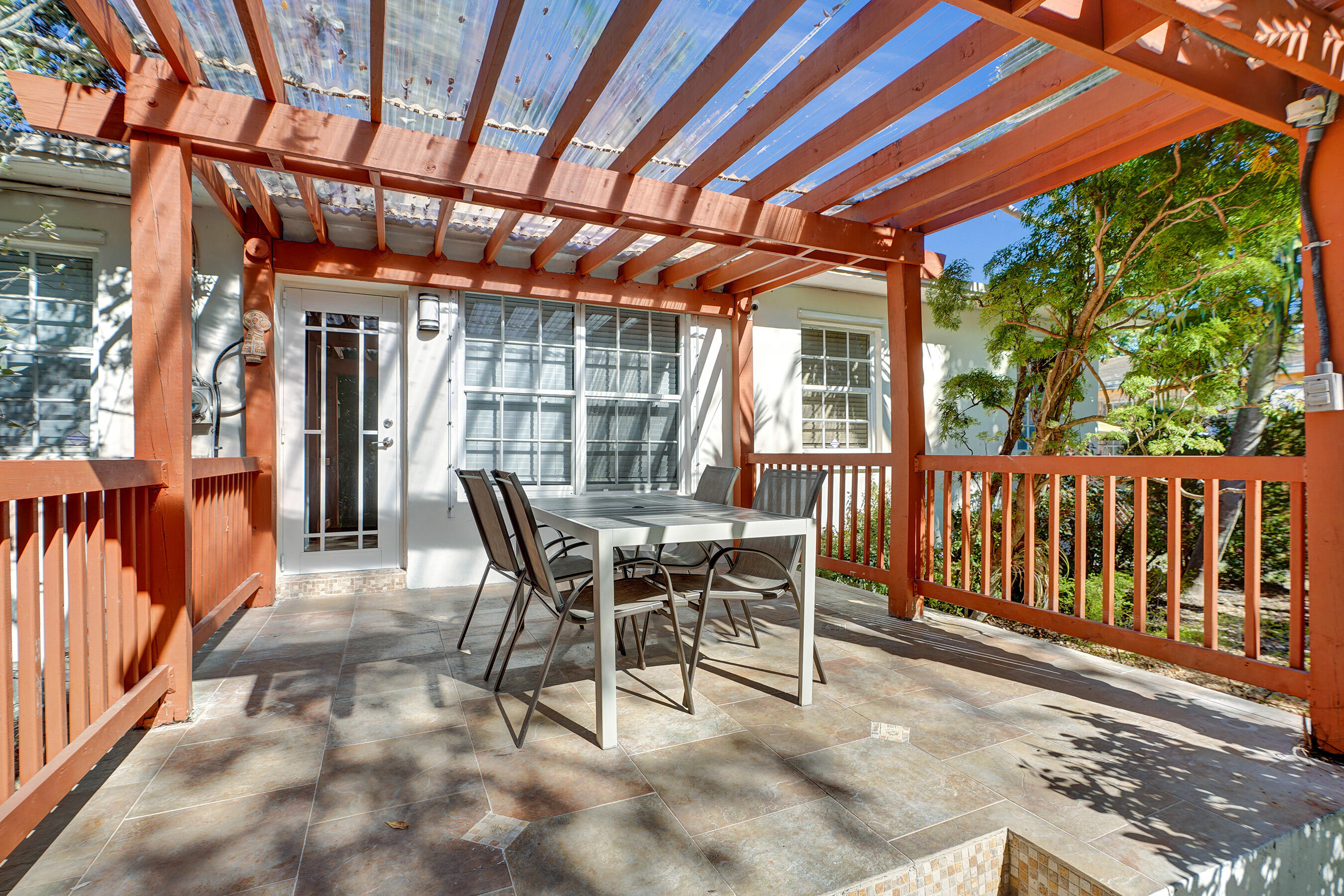 130 NE 49th Miami, FL 33137