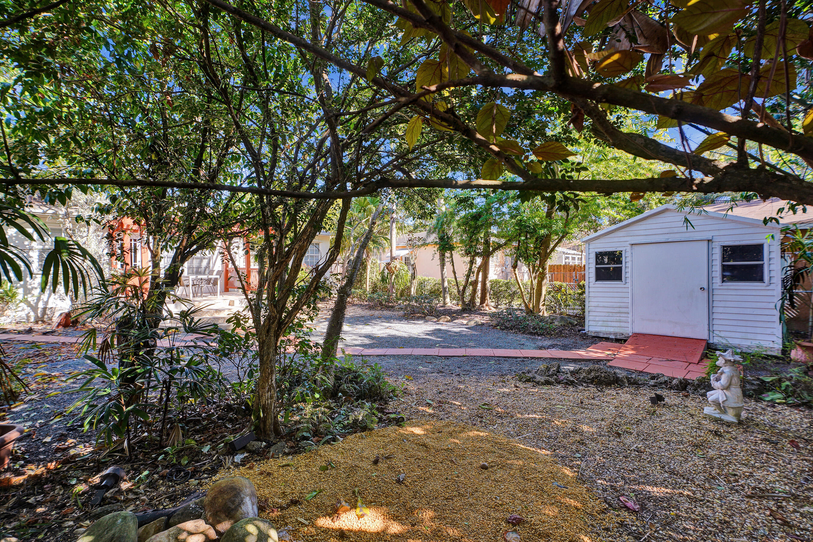 130 NE 49th Miami, FL 33137