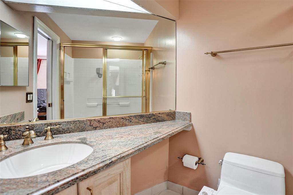 2875 NE 25th Fort Lauderdale, FL 33305