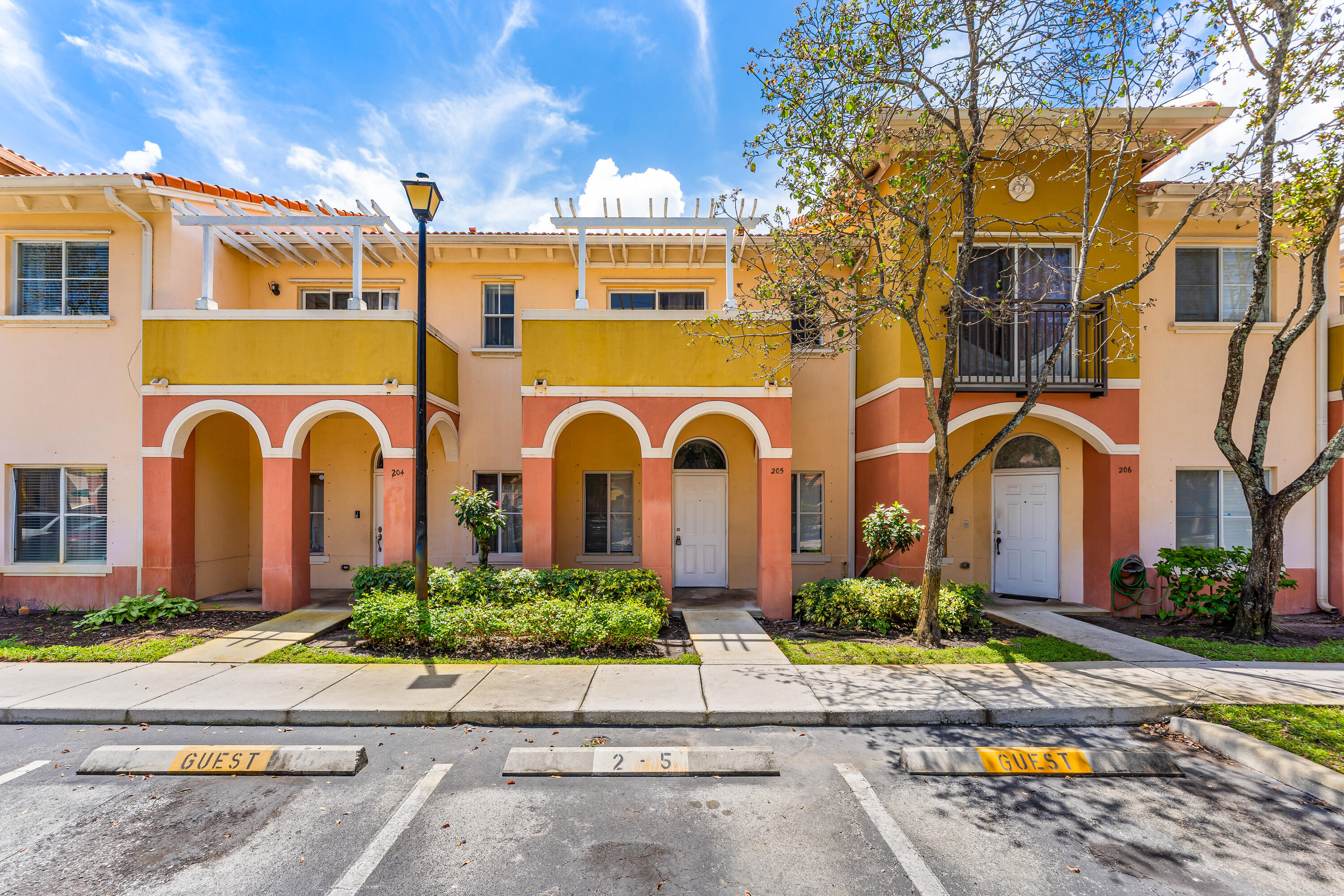 205 S Santa Catalina #205