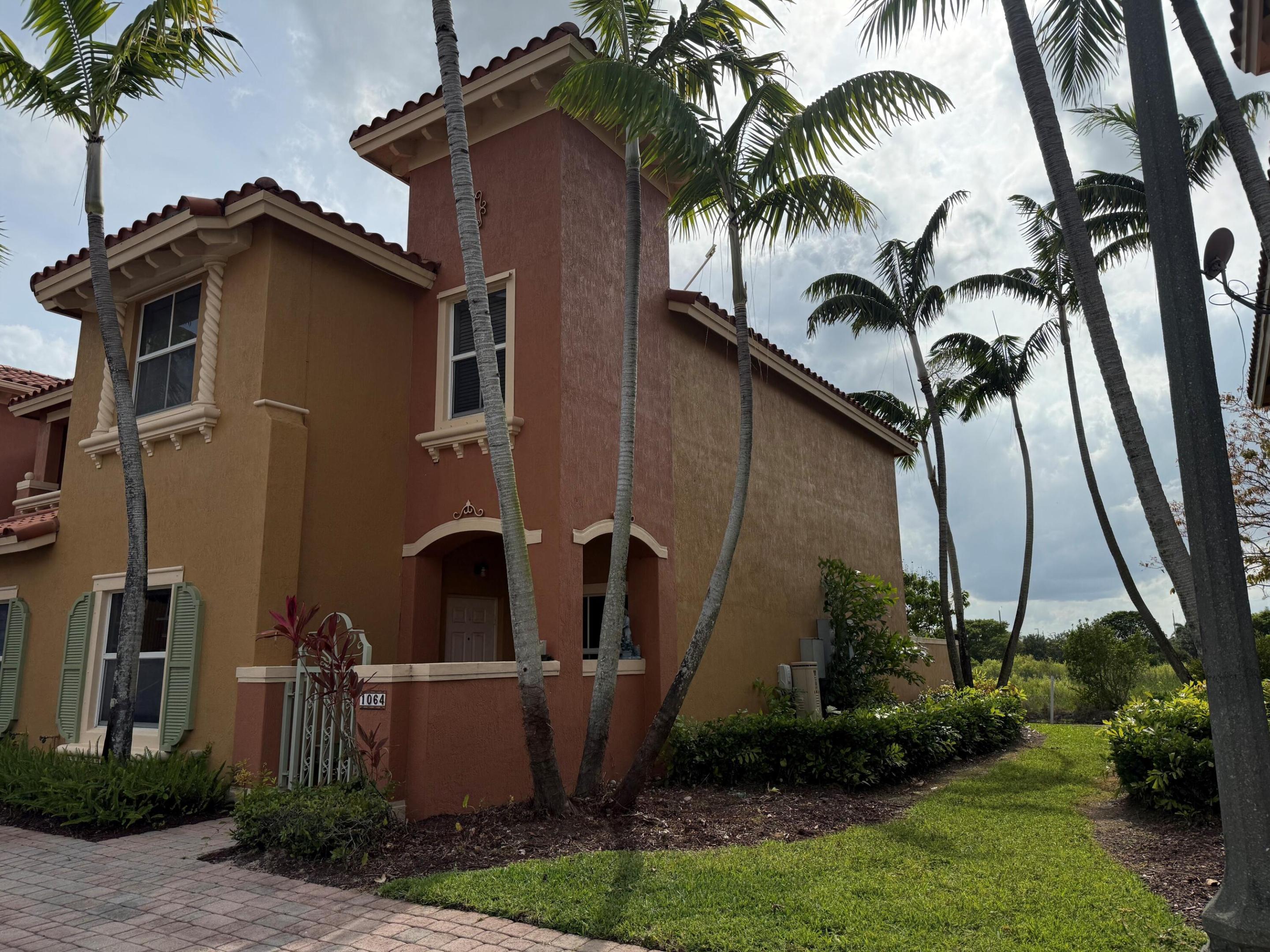 1064 SW 144th #807
