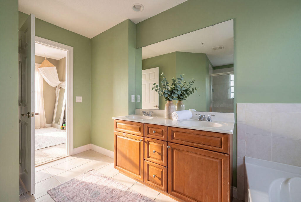 261 SW 6th Pompano Beach, FL 33060