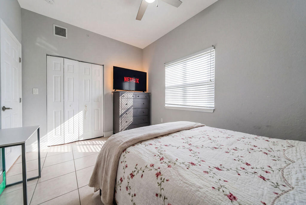 261 SW 6th Pompano Beach, FL 33060