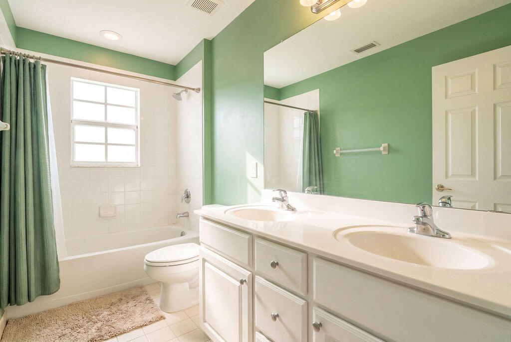 261 SW 6th Pompano Beach, FL 33060