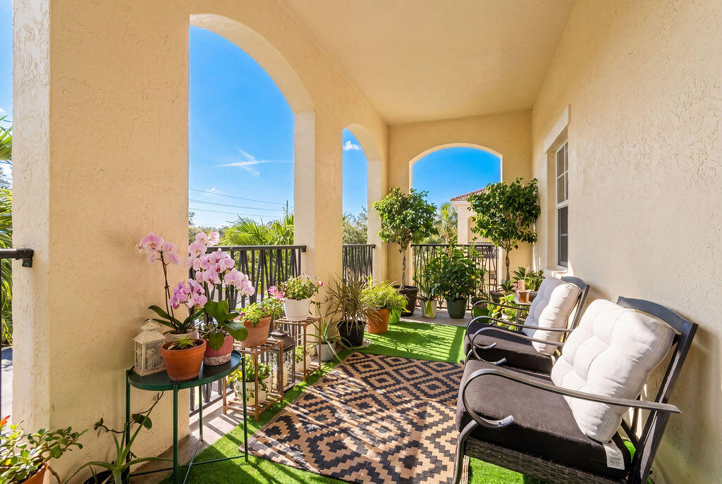 261 SW 6th Pompano Beach, FL 33060