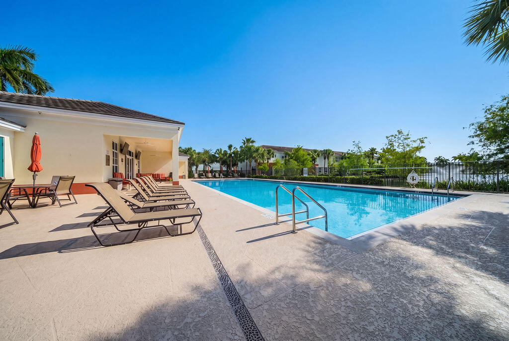 261 SW 6th Pompano Beach, FL 33060