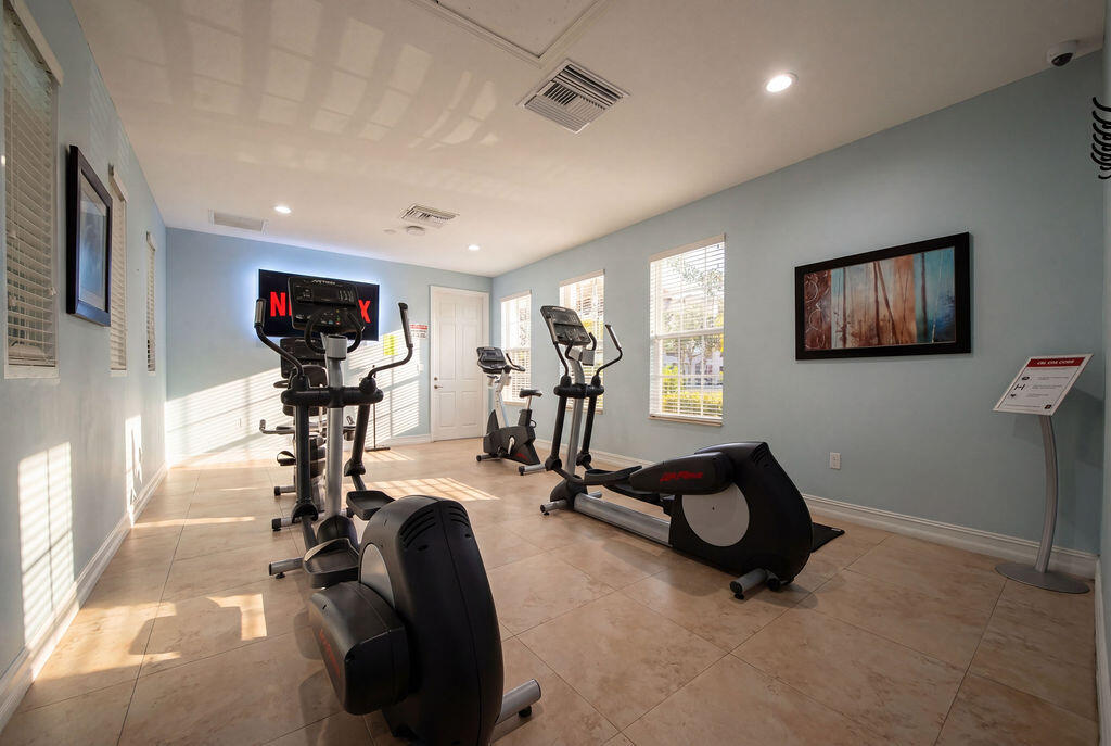 261 SW 6th Pompano Beach, FL 33060