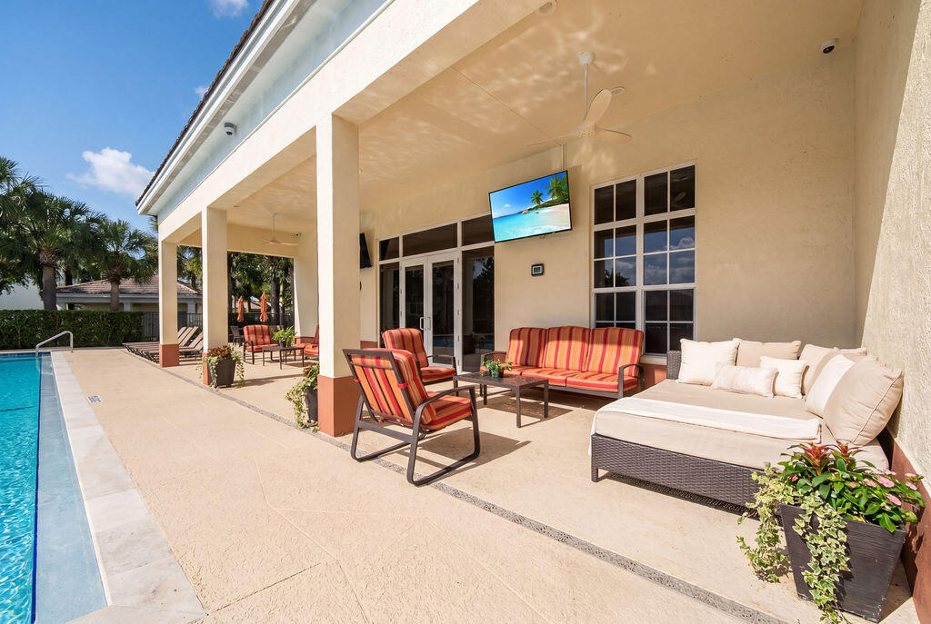 261 SW 6th Pompano Beach, FL 33060