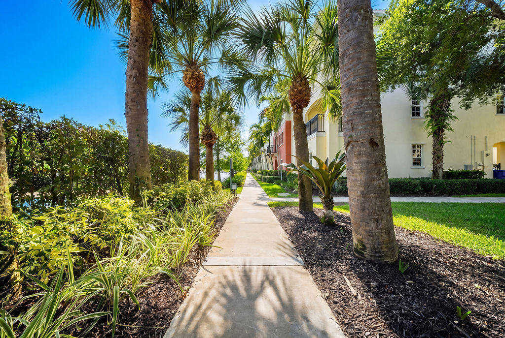 261 SW 6th Pompano Beach, FL 33060