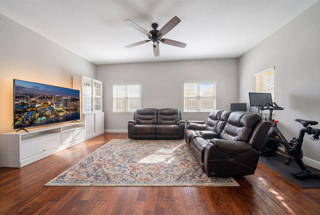 261 SW 6th Pompano Beach, FL 33060