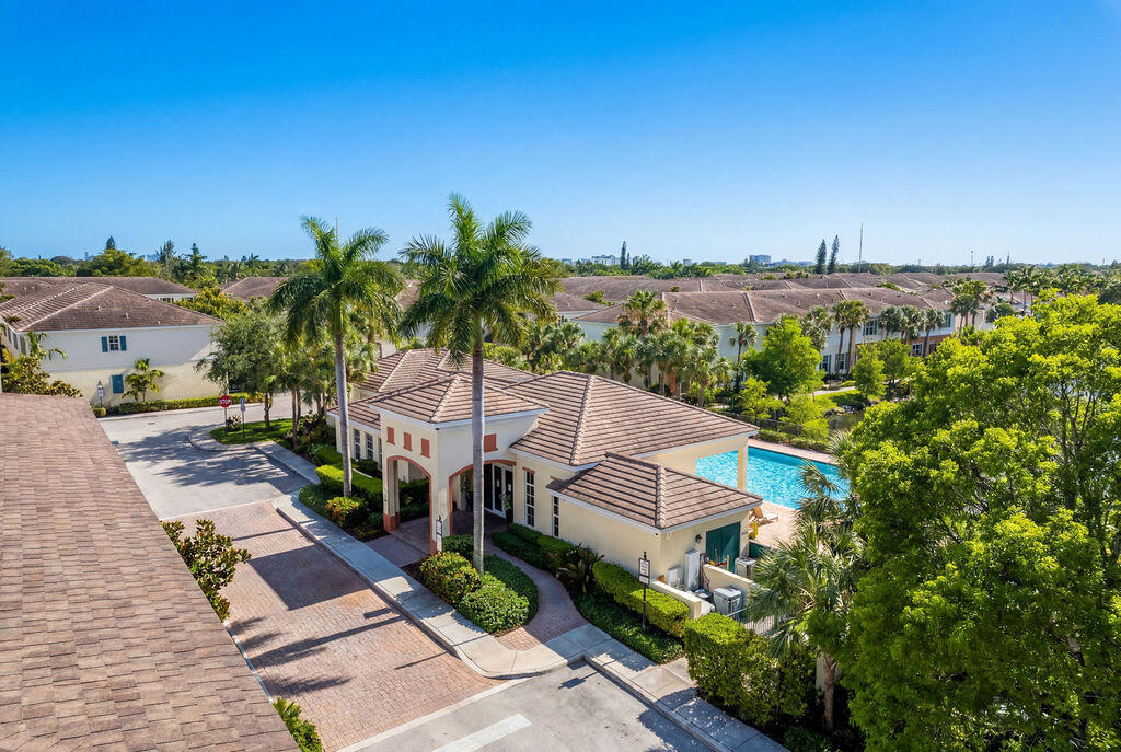 261 SW 6th Pompano Beach, FL 33060