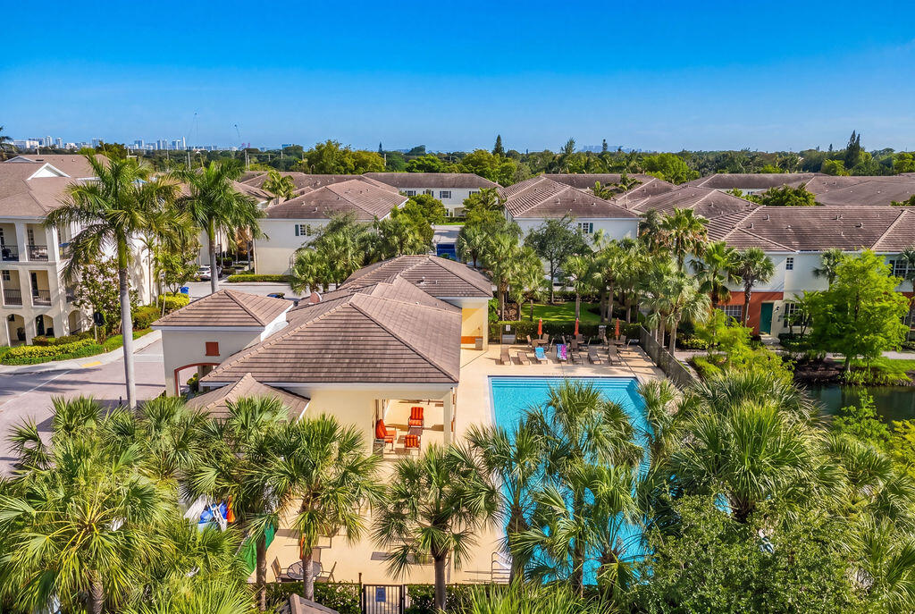 261 SW 6th Pompano Beach, FL 33060