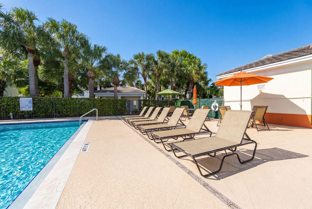 261 SW 6th Pompano Beach, FL 33060