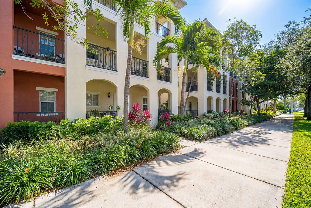 261 SW 6th Pompano Beach, FL 33060