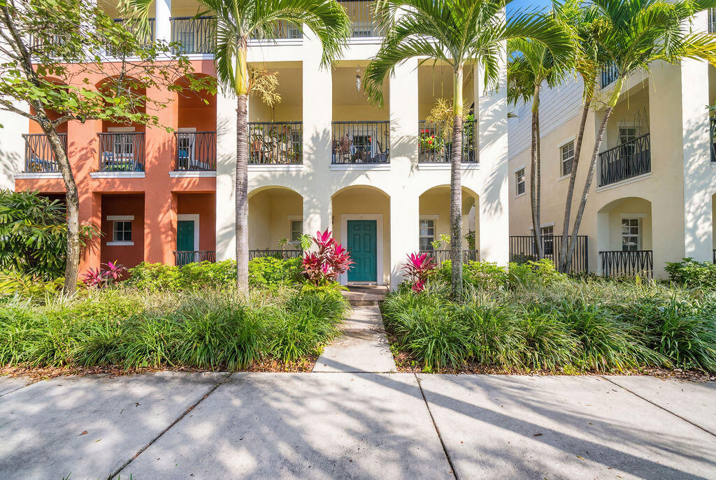 261 SW 6th Pompano Beach, FL 33060