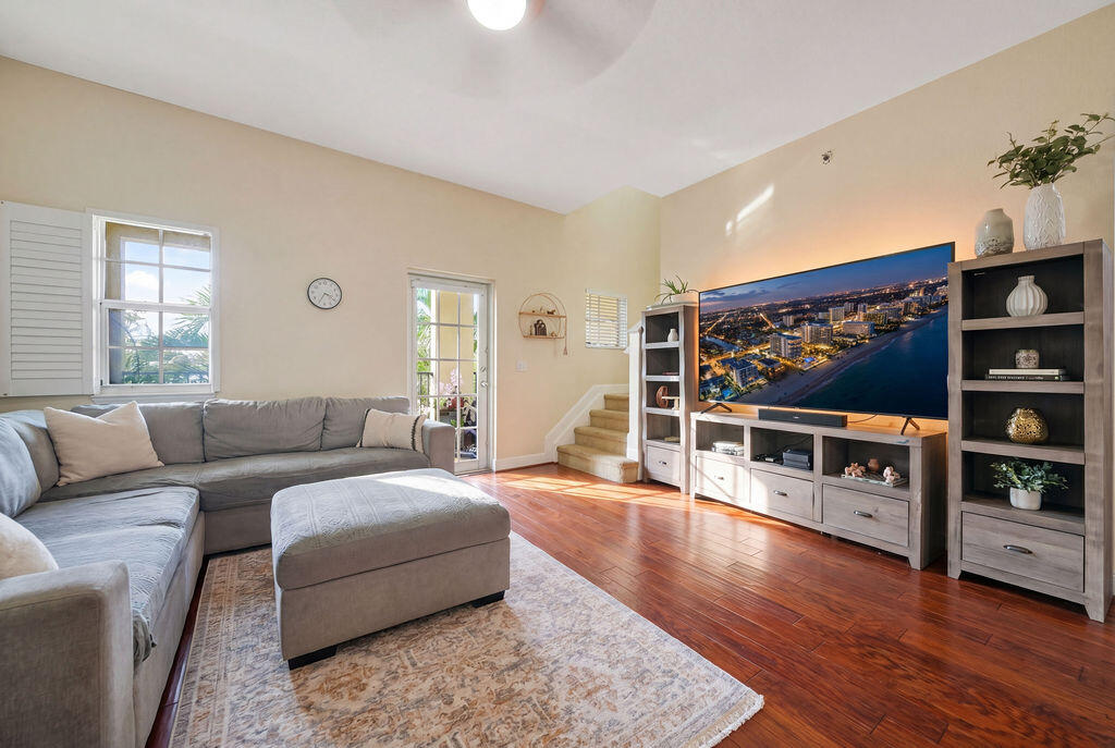 261 SW 6th Pompano Beach, FL 33060