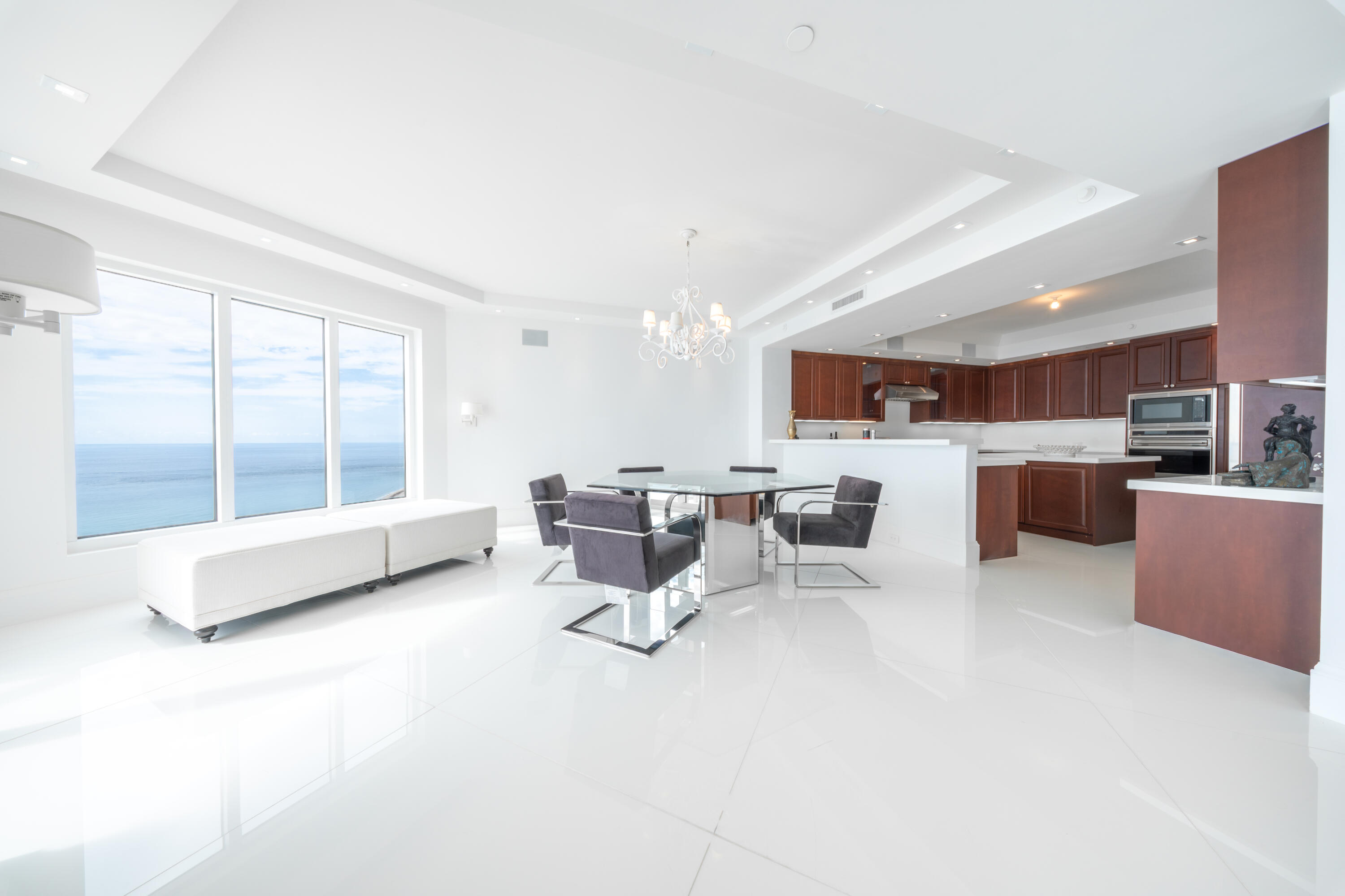 2700 N Ocean #2501a Riviera Beach, FL 33404