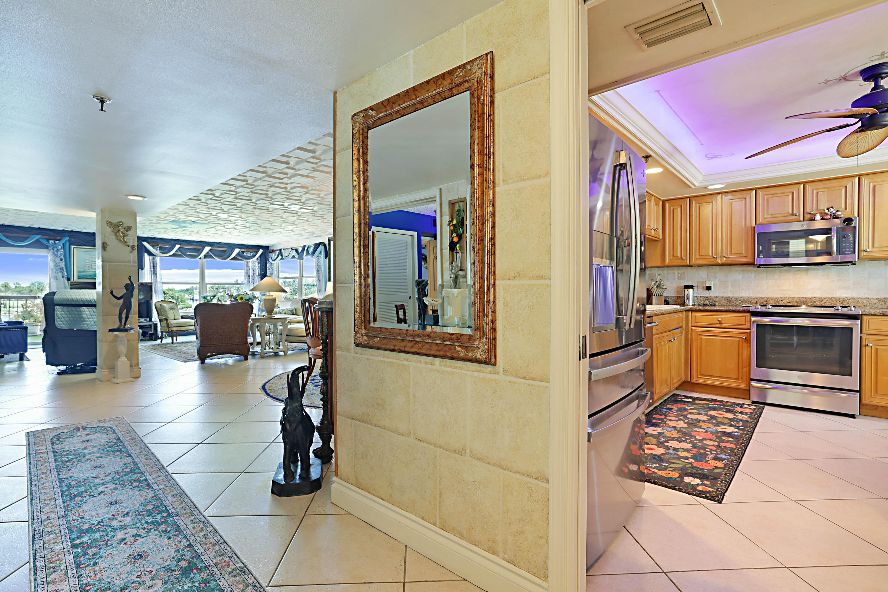 374 Golfview #205 North Palm Beach, FL 33408
