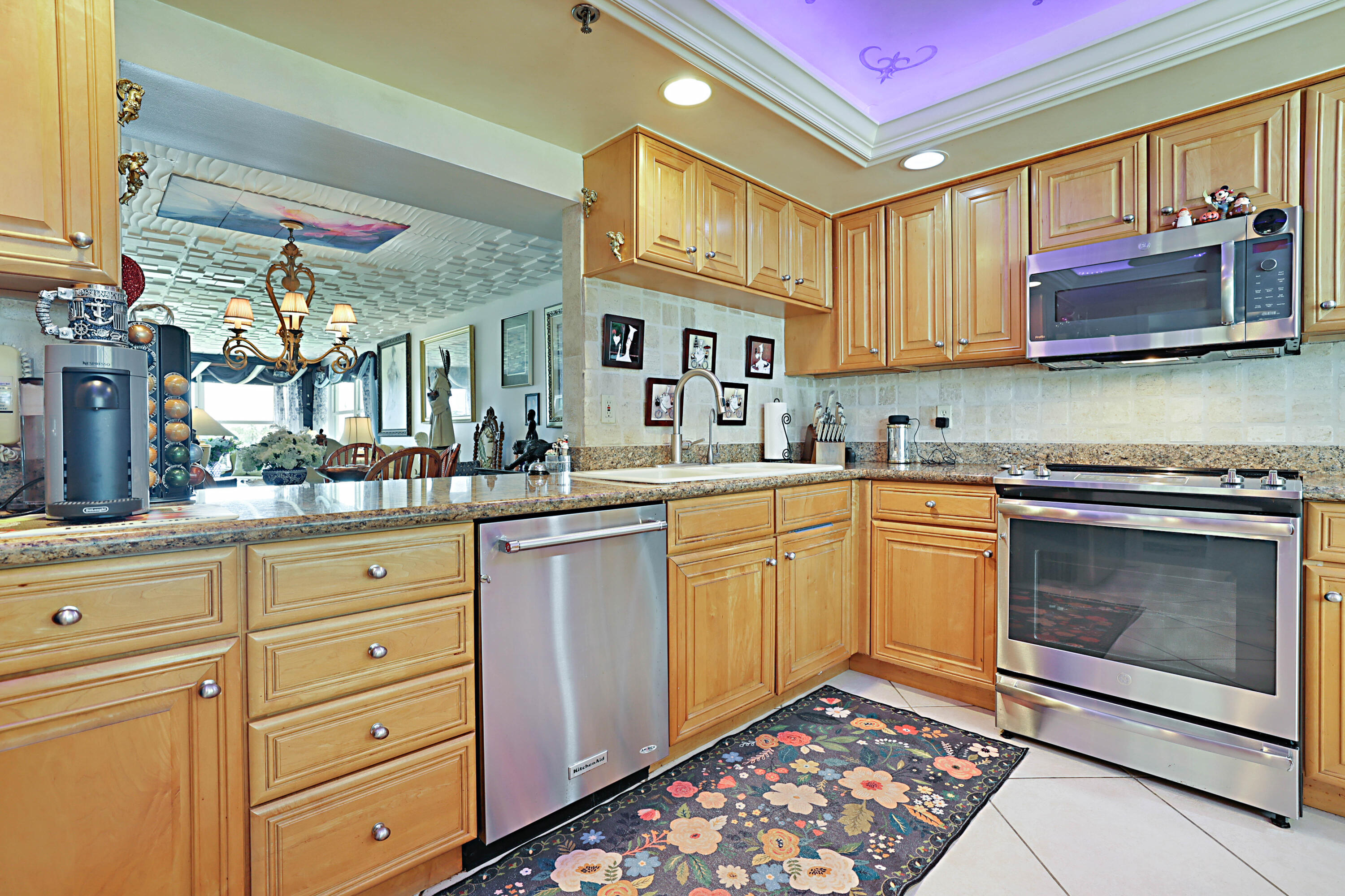 374 Golfview #205 North Palm Beach, FL 33408