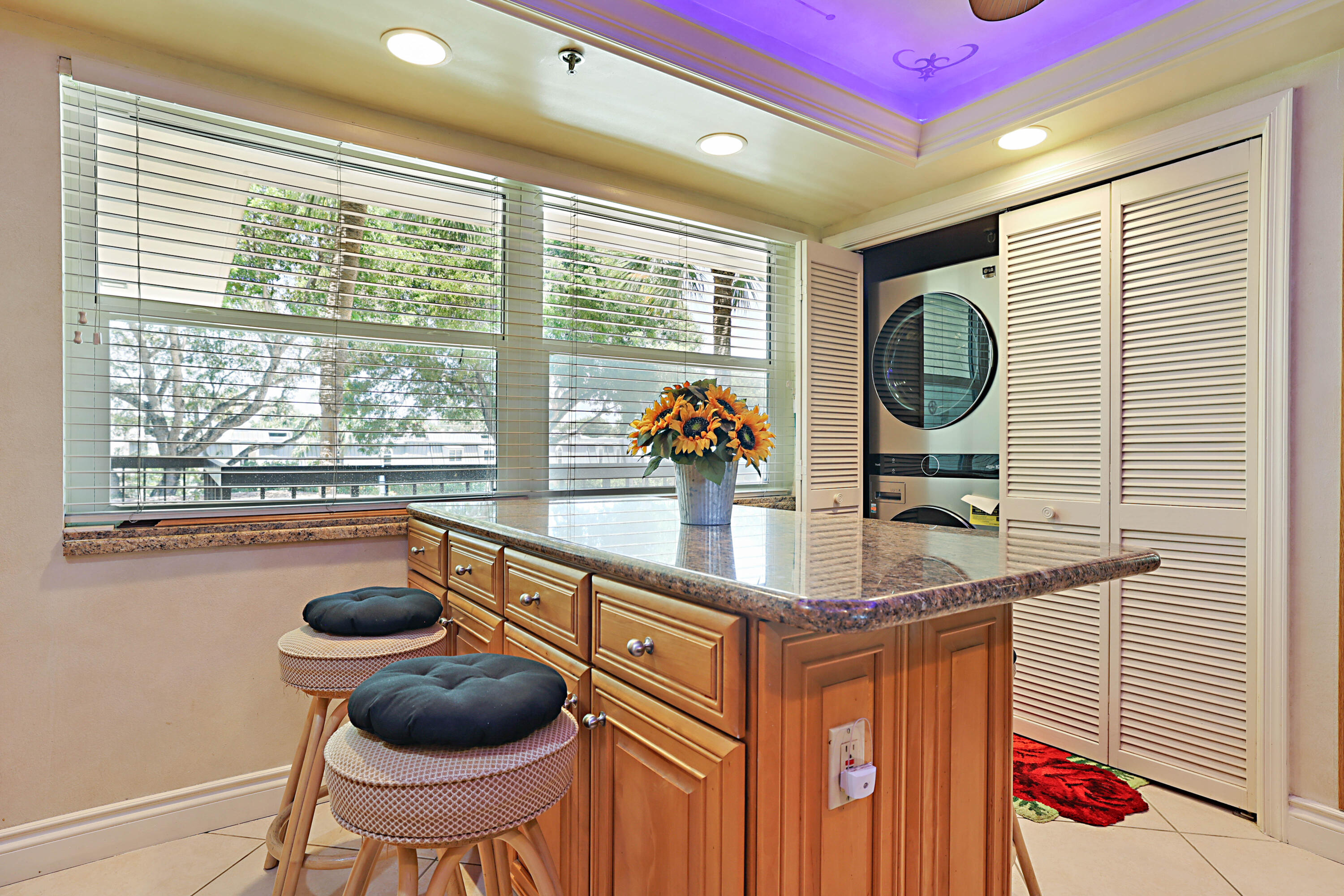 374 Golfview #205 North Palm Beach, FL 33408