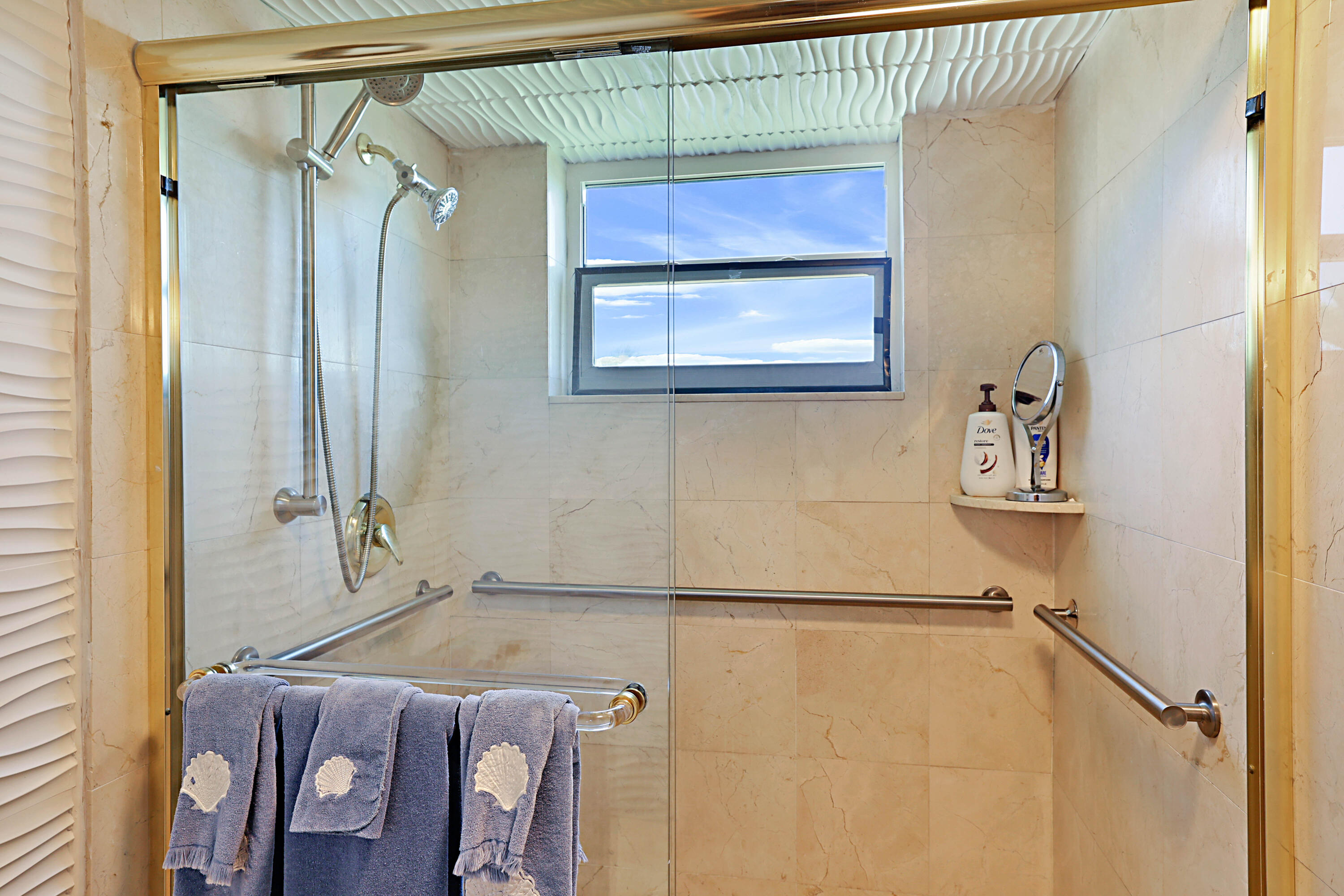 374 Golfview #205 North Palm Beach, FL 33408