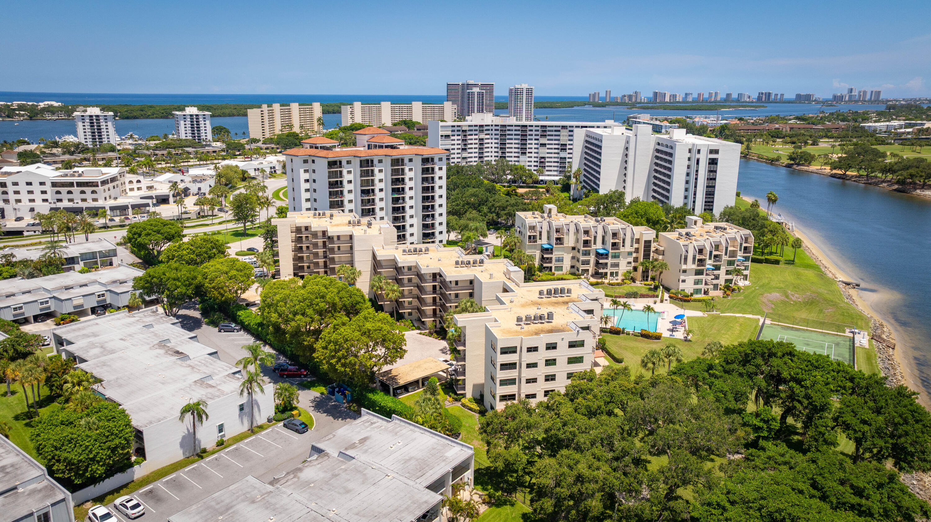 374 Golfview #205 North Palm Beach, FL 33408