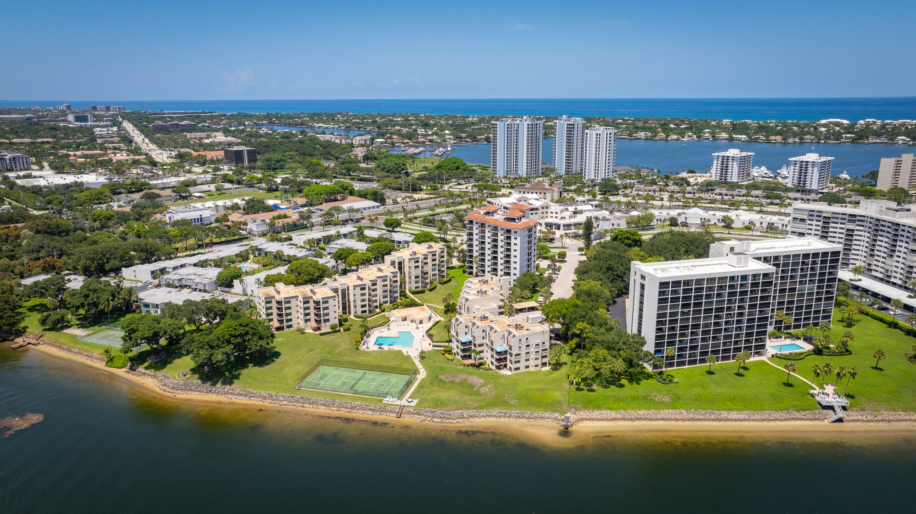 374 Golfview #205 North Palm Beach, FL 33408