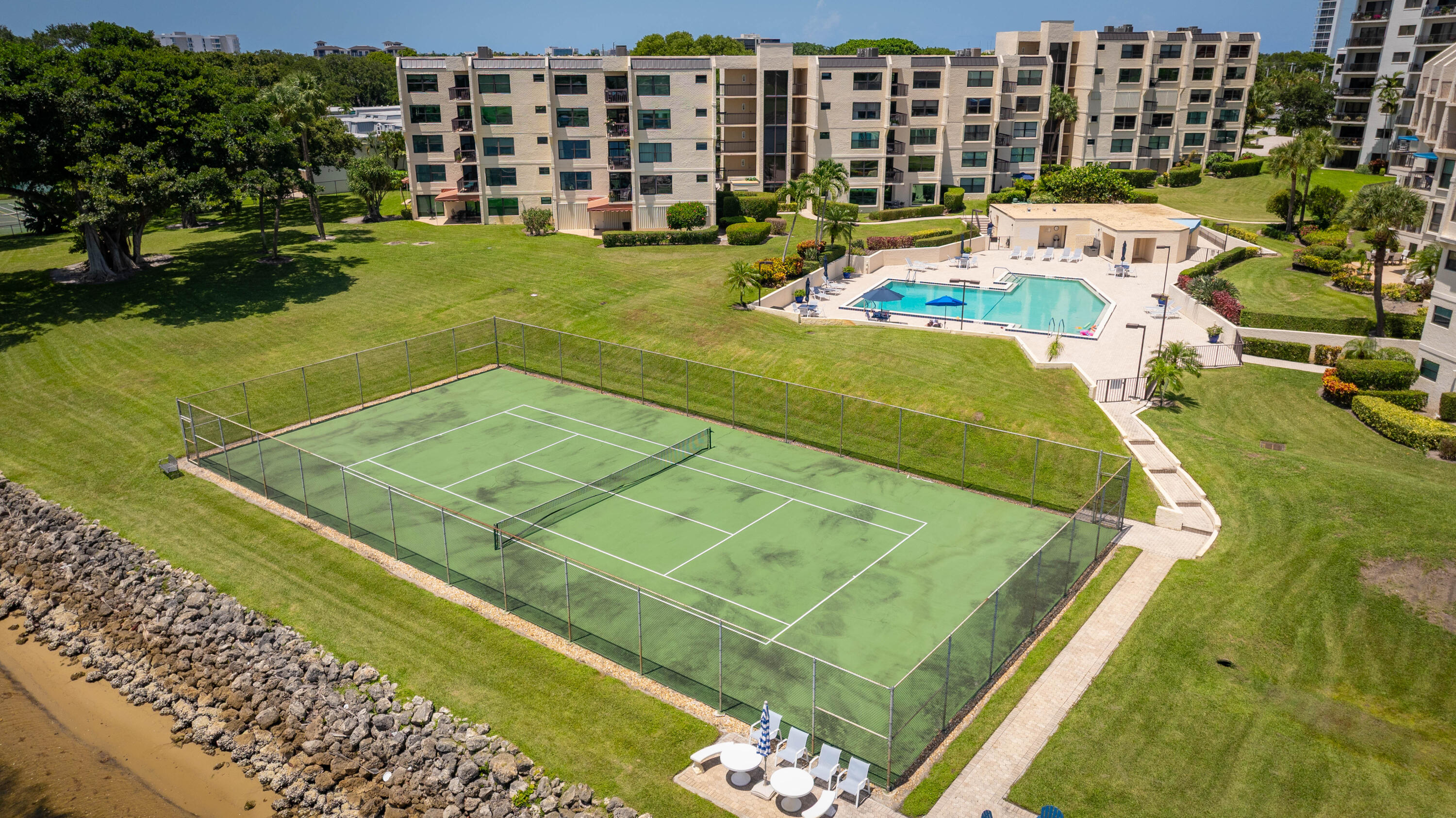 374 Golfview #205 North Palm Beach, FL 33408