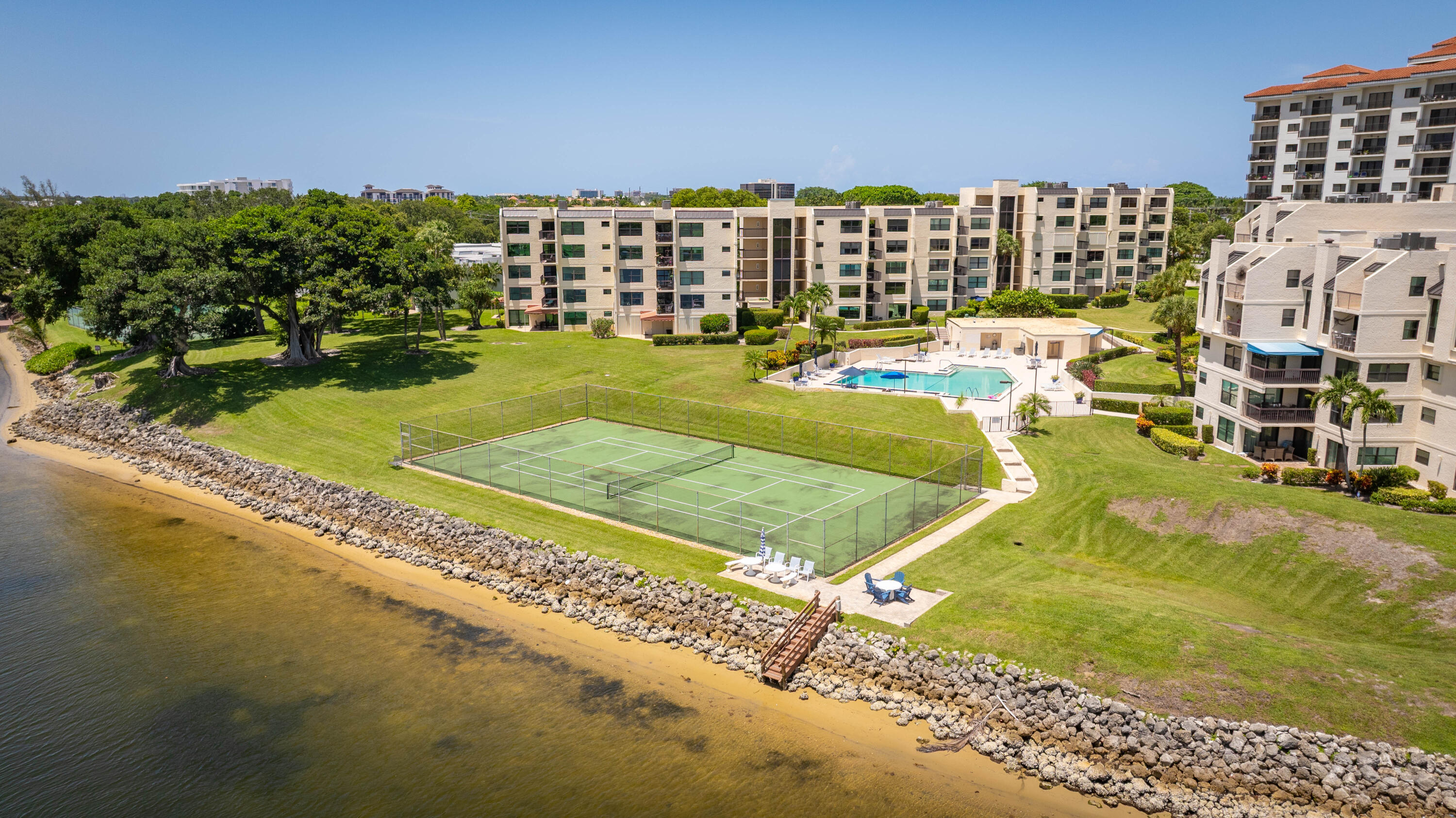374 Golfview #205 North Palm Beach, FL 33408