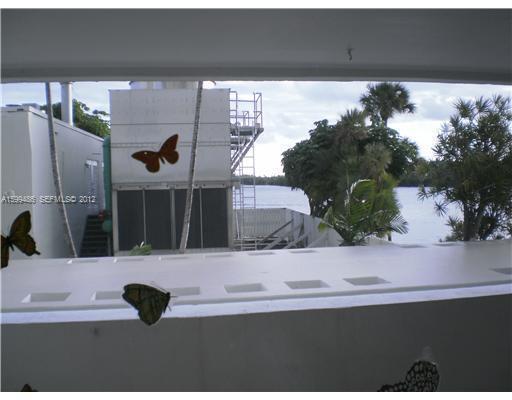 image Arlen House West6