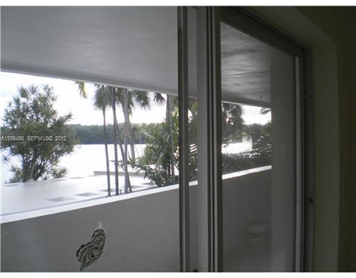 image Arlen House West7