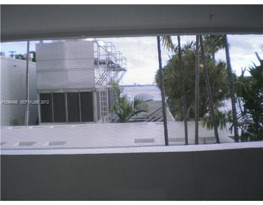 image Arlen House West8