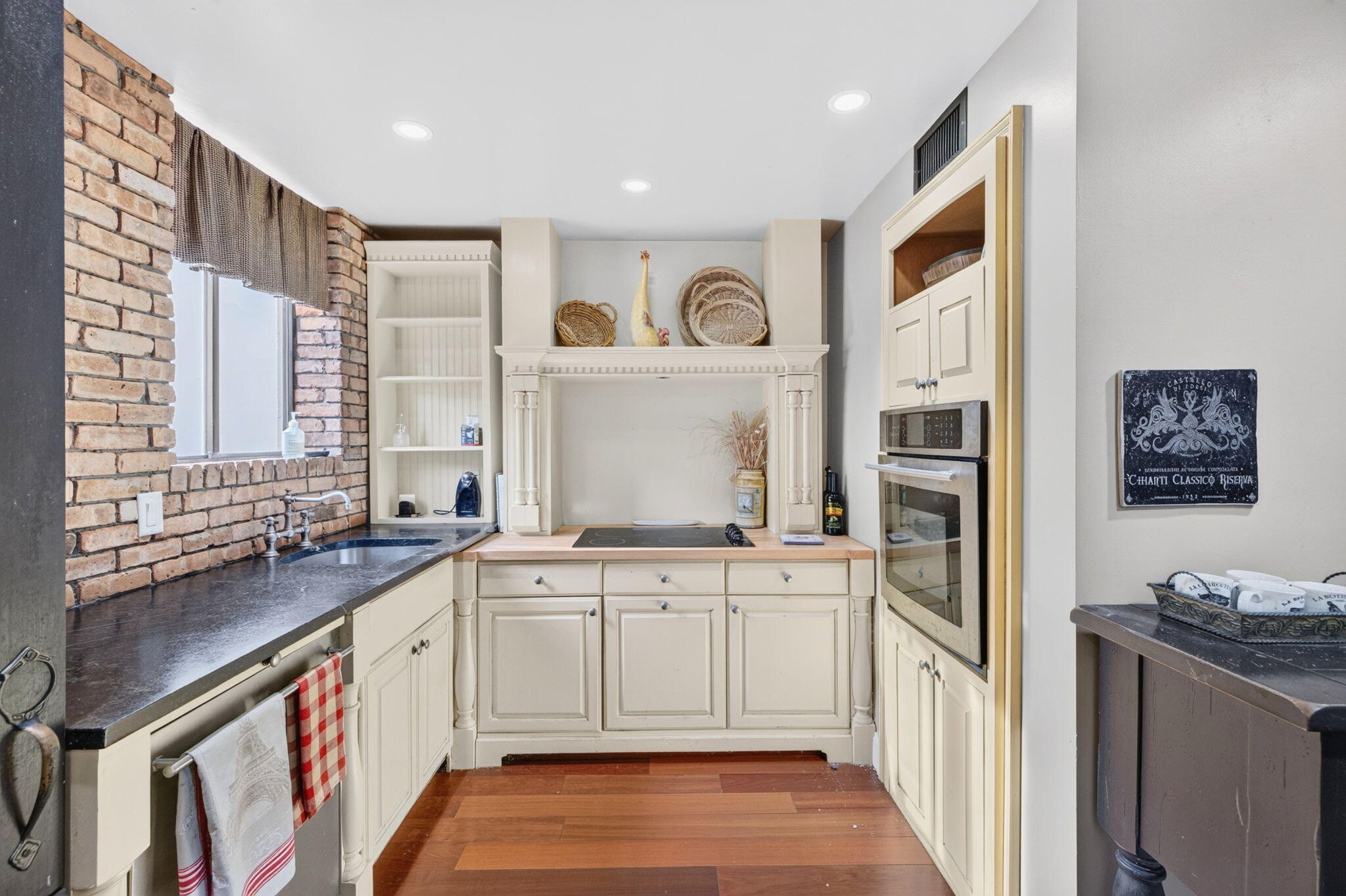 1401 NE 9th #20 Fort Lauderdale, FL 33304