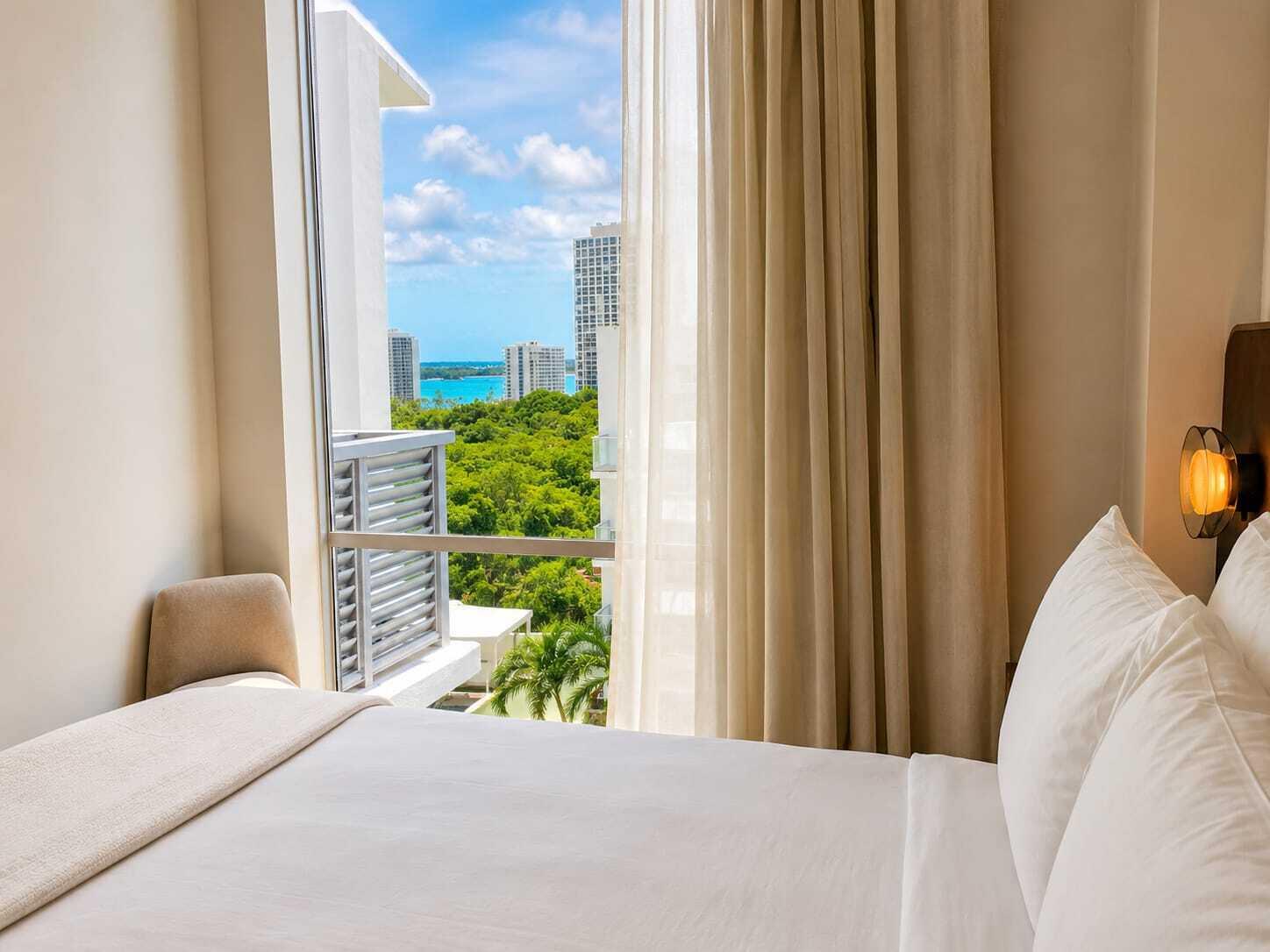 1611 SW 2nd #808 Miami, FL 33129