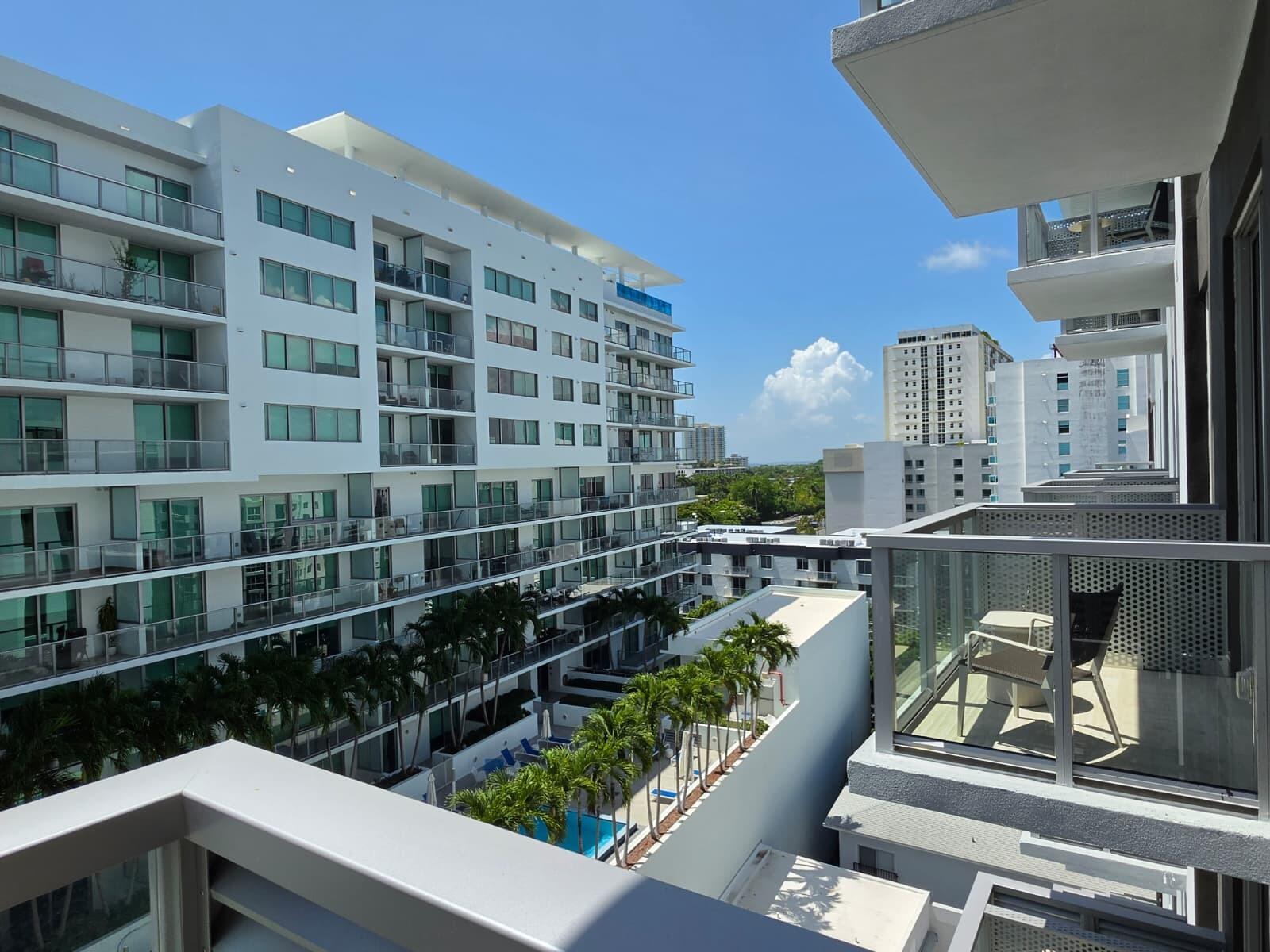 1611 SW 2nd #808 Miami, FL 33129