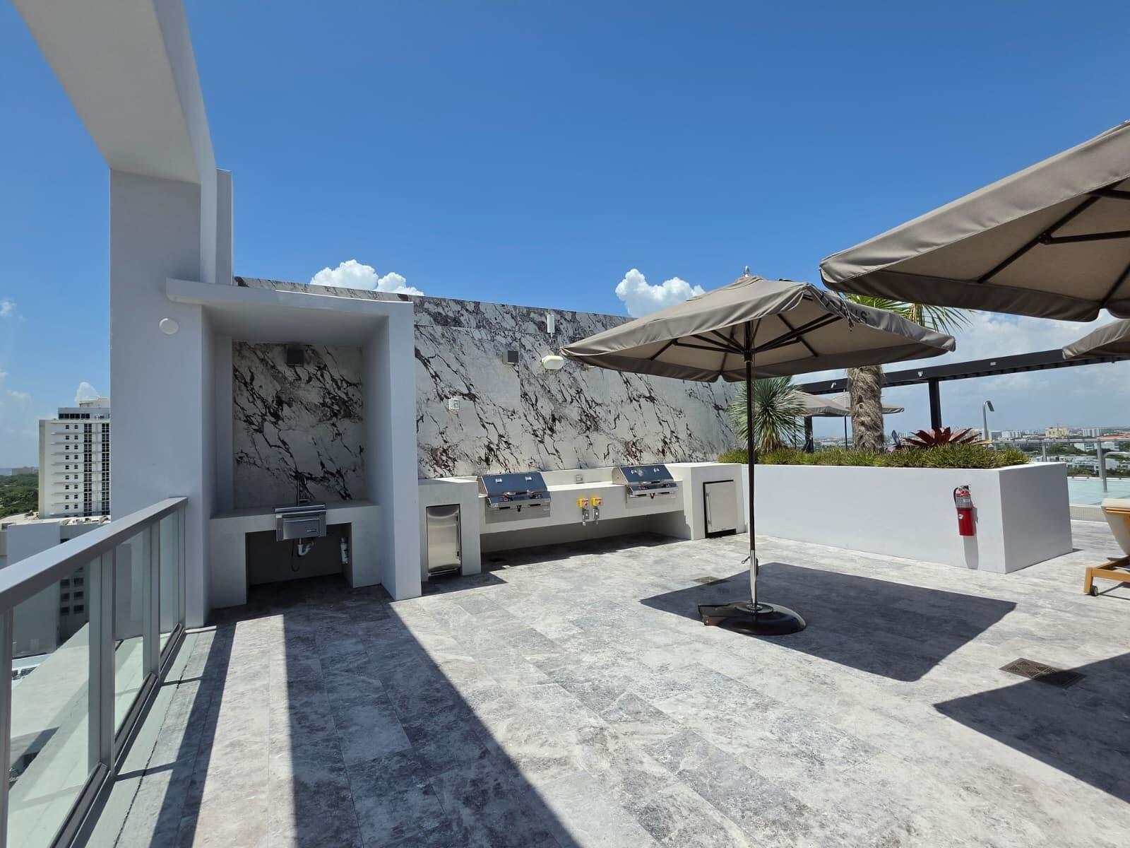1611 SW 2nd #808 Miami, FL 33129
