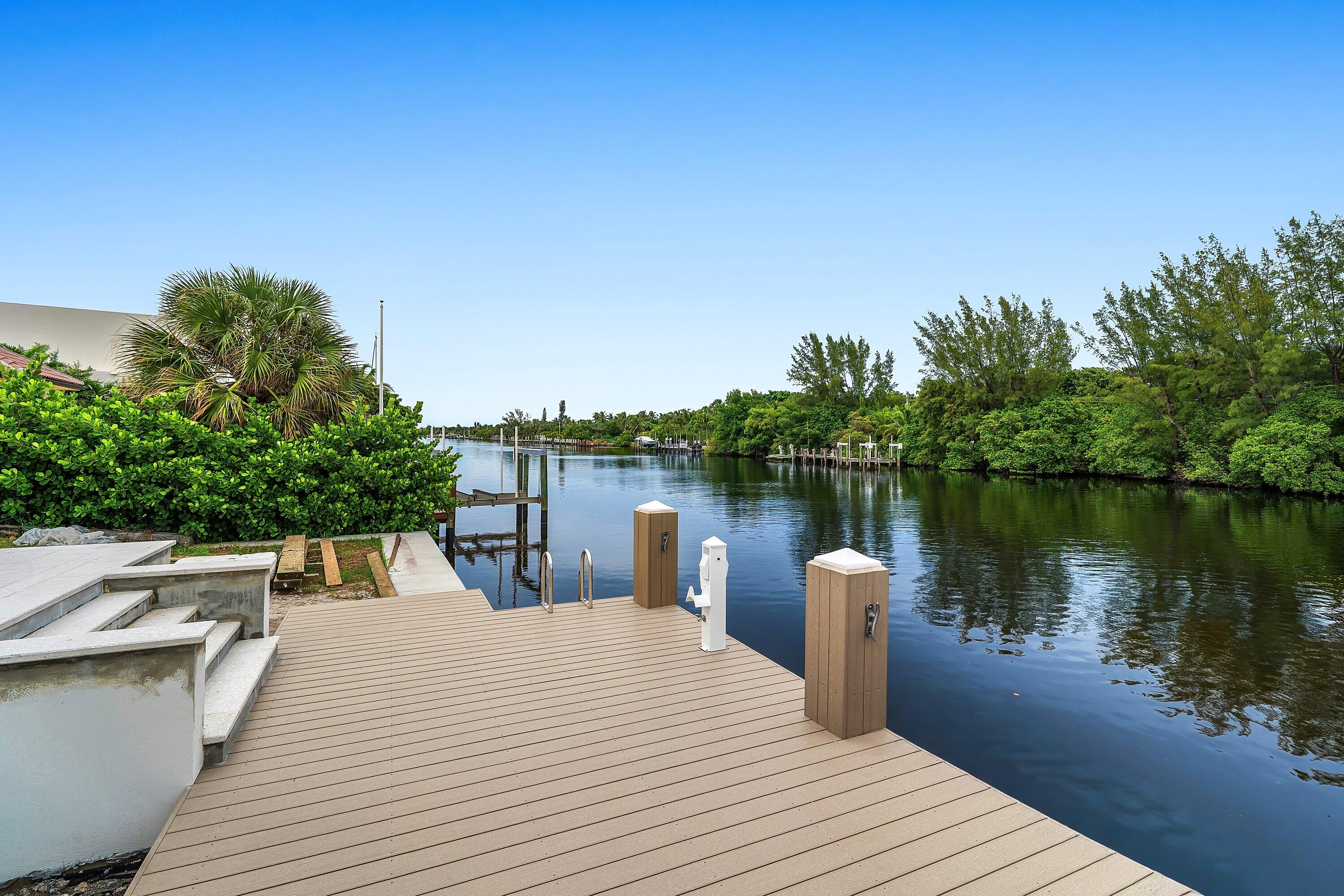 15 Spoonbill Rd Manalapan, FL 33462
