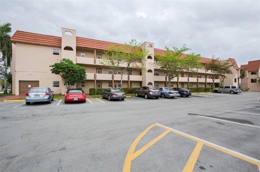 8060 N Sunrise Lks Dr #111