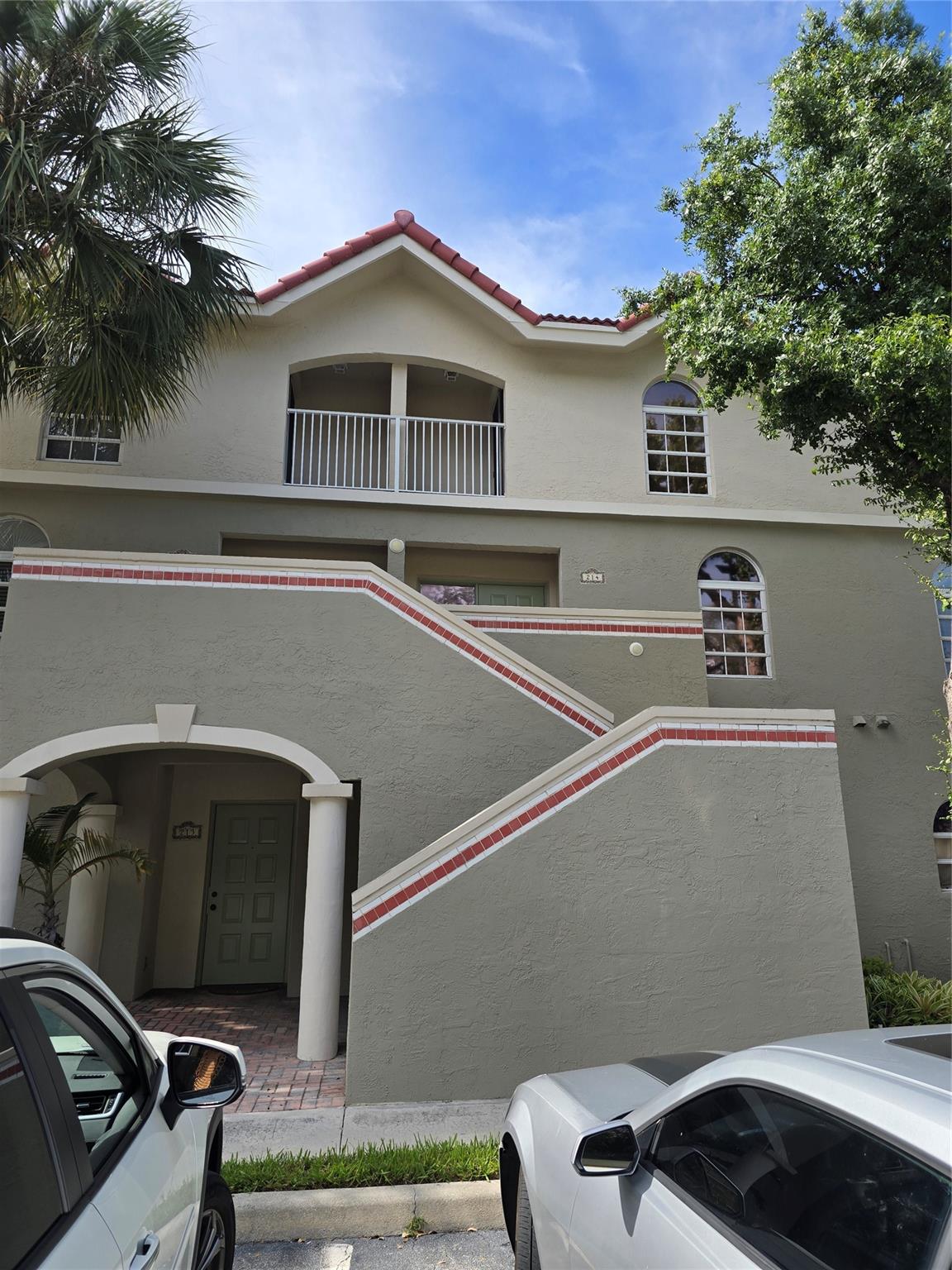 2381 NE 14th St Cswy